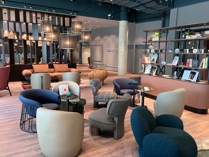Le lobby/lounge est un lieu de convivialité, pour se détendre ou travailler - Photo : @T.Beaurepère