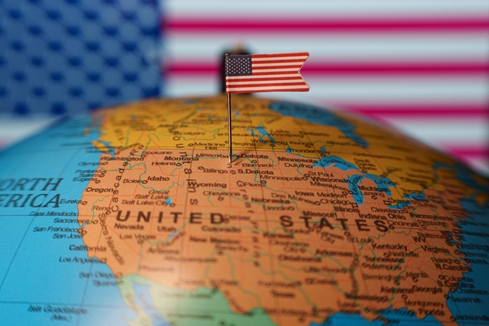 Les arrivées de touristes étrangers aux États-Unis représentent 80 % du niveau de 2019.@depositphotos/rokas91