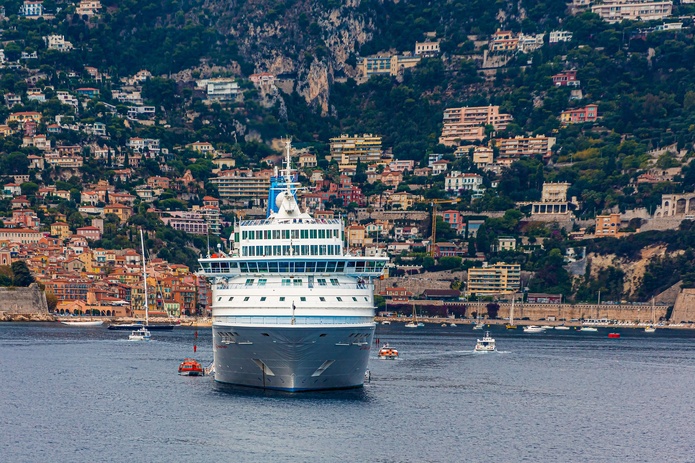 Les escales dans la rade de Villefranche vont pouvoir se dérouler en toute légalité cet été @www.depositphotos.com - Image de dbvirago Les escales dans la rade de Villefranche vont pouvoir se dérouler en toute légalité cet été @www.depositphotos.com - Image de dbvirago