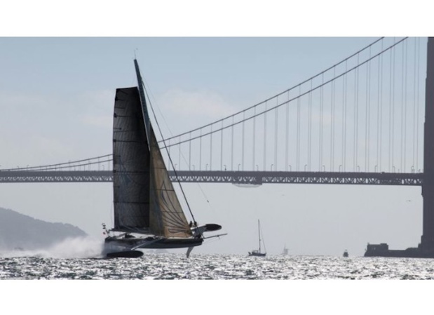 L'hydroptère d'Alain Thébault - (c) Capture http://hydroptere.com/ L'hydroptère d'Alain Thébault - (c) Capture http://hydroptere.com/