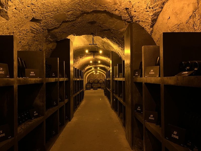 Dans les immenses caves de Maison Boizel vieillissent les champagnes et se cachent des joyaux (© PB) Dans les immenses caves de Maison Boizel vieillissent les champagnes et se cachent des joyaux (© PB)