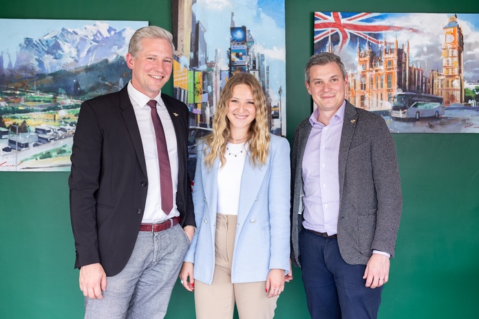 Depuis 2020, Romain Borini, président, Marine Borini, directrice de la communication et Sébastien Borini, directeur technique, ont repris les rênes des Autocars Borini. @Borini Depuis 2020, Romain Borini, président, Marine Borini, directrice de la communication et Sébastien Borini, directeur technique, ont repris les rênes des Autocars Borini. @Borini