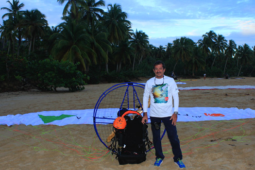 Ettore Colussi a volé 200 km en para-moteur pour inaugauré les deux hôtels en République Dominicaine - Photo : Viva Wyndham V Heaven