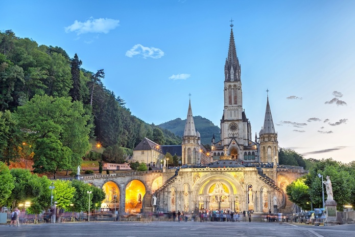 Le Sanctuaire de Lourdes a décidé de reprendre la main sur l’organisation des séjours de ses visiteurs - Depositphotos @bbsferrari Le Sanctuaire de Lourdes a décidé de reprendre la main sur l’organisation des séjours de ses visiteurs - Depositphotos @bbsferrari