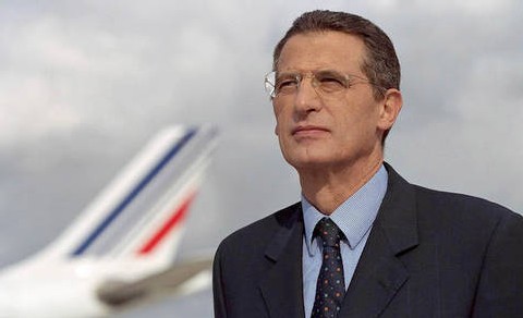 Air France-KLM avait lâché du lest au cours des discussions entamées avec les syndicats dont Jean-Cyril Spinetta voulait l’assentiment, avant de poursuivre plus avant le projet de reprise - photo Philippe Delafosse Air France-KLM avait lâché du lest au cours des discussions entamées avec les syndicats dont Jean-Cyril Spinetta voulait l’assentiment, avant de poursuivre plus avant le projet de reprise - photo Philippe Delafosse
