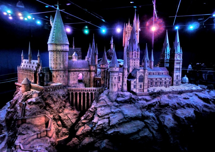 Soirée exclusive avec les équipes de tournage - Photo : Depositphotos.com @wirestock_creators Soirée exclusive avec les équipes de tournage - Photo : Depositphotos.com @wirestock_creators