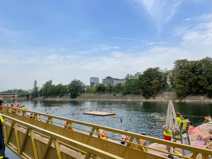 Vue d'un des trois sites de baignade dans la Seine, au bras de Grenelle dans le 15e arrondissement de Paris - Photo : C.Hardin Vue d'un des trois sites de baignade dans la Seine, au bras de Grenelle dans le 15e arrondissement de Paris - Photo : C.Hardin
