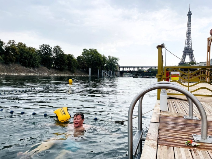Une simple baignade, oui, mais au cœur de Paris, qui permet de se dire : « Je l’ai fait » - Photo : C.Hardin Une simple baignade, oui, mais au cœur de Paris, qui permet de se dire : « Je l’ai fait » - Photo : C.Hardin