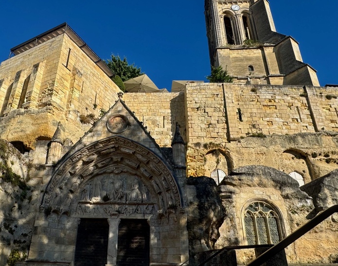 Classé à l'UNESCO, Saint Emilion offre un voyage dans le temps, avec son étonnante église monolithe. /crédit JDL