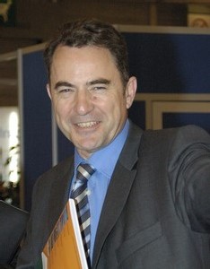 Alain Bagnaud, nouveau venu dans le secteur, Membre du Comité Exécutif de Reed Expositions, est Directeur Général du pôle « Transport, Tourisme et Communication » organisateur de Top Resa et succède à Joël Gangnery. Alain Bagnaud, nouveau venu dans le secteur, Membre du Comité Exécutif de Reed Expositions, est Directeur Général du pôle « Transport, Tourisme et Communication » organisateur de Top Resa et succède à Joël Gangnery.