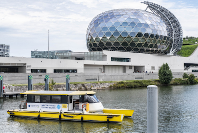 Le catamaran électro-solaire du Département des Hauts-de-Seine © CD92 / Julia Brechler