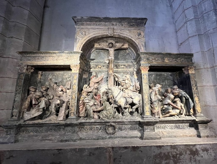 Le Retable de la Passion de Ligier Rochier dans l'ancienne collégiale Saint-Maur d'Hattonchâtel (© PB) Le Retable de la Passion de Ligier Rochier dans l'ancienne collégiale Saint-Maur d'Hattonchâtel (© PB)