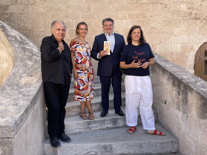 De gauche à droite : Fabrice Lextrait, président des Grandes tables, Florence Armitano, responsable de l'événement Des Étoiles et des femmes, Jean-Pierre Cochet, président de l'office de tourisme et Vérane Frediani, autrice et journaliste culinaire - @MF De gauche à droite : Fabrice Lextrait, président des Grandes tables, Florence Armitano, responsable de l'événement Des Étoiles et des femmes, Jean-Pierre Cochet, président de l'office de tourisme et Vérane Frediani, autrice et journaliste culinaire - @MF