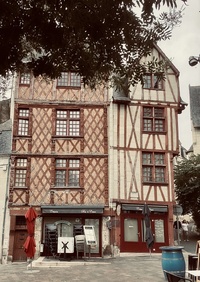 Maisons à colombages dans le centre-ville - Photo : J.-P.C.