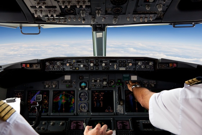 Les projets visant à autoriser les avions commerciaux à voler avec un seul pilote ont été abandonnés. @depositphotos/SOMATUSCANI Les projets visant à autoriser les avions commerciaux à voler avec un seul pilote ont été abandonnés. @depositphotos/SOMATUSCANI