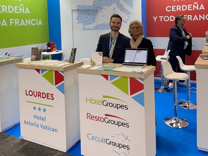 Ugo Philippe, directeur commercial de HôtelGroupes, RestoGroupes et CircuitGroupes et son équipe ont exposé au salon espagnol Fitur 2025. @Hotelgroupes Restogroupes (Quartet Conseil) Ugo Philippe, directeur commercial de HôtelGroupes, RestoGroupes et CircuitGroupes et son équipe ont exposé au salon espagnol Fitur 2025. @Hotelgroupes Restogroupes (Quartet Conseil)