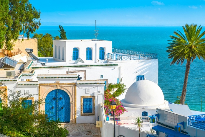 2025 s’annonce être une année record pour la Tunisie. Cependant, le tourisme semble profiter aux grands hôtels et non à l’économie locale. @depositphotos/krzysztofg 2025 s’annonce être une année record pour la Tunisie. Cependant, le tourisme semble profiter aux grands hôtels et non à l’économie locale. @depositphotos/krzysztofg