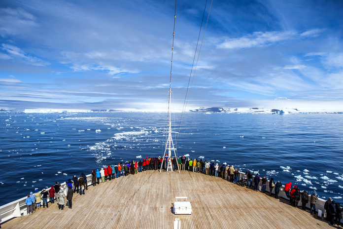 Plébiscité, le tourisme ne Antarctique n’est pas sans conséquences. @depositphotos/MarcAndreLeTourneux Plébiscité, le tourisme ne Antarctique n’est pas sans conséquences. @depositphotos/MarcAndreLeTourneux
