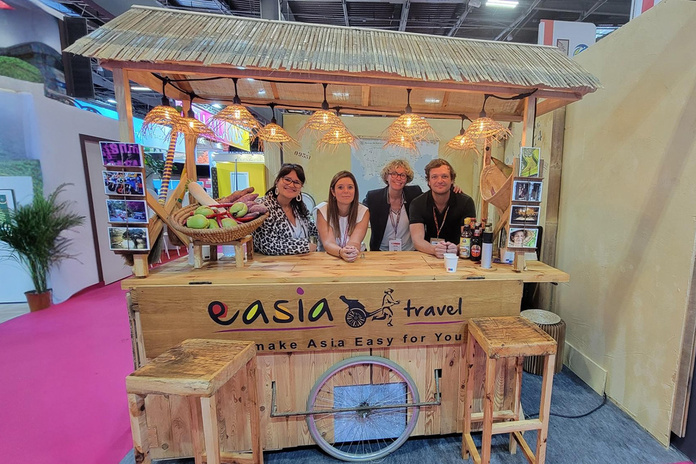 •	Christine, Elodie, Annabelle et Benoît au stand Easia Travel à Top Resa 2024 © Easia Travel