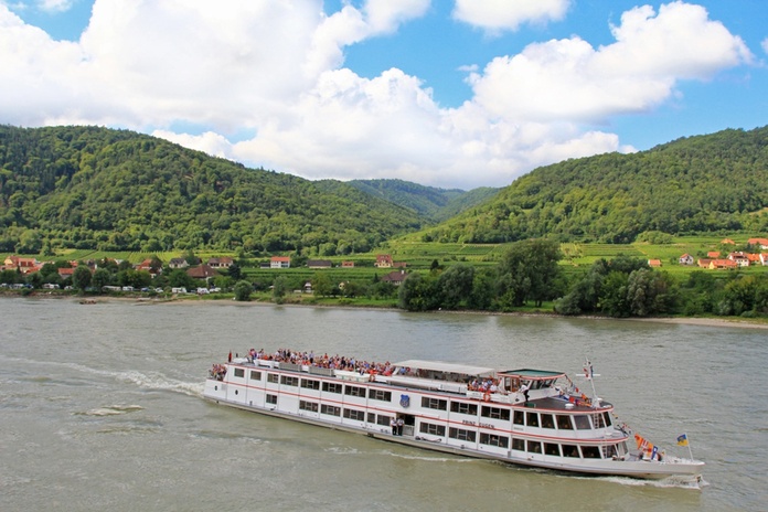 À partir de 2027, Riviera Travel consacrera un bateau fluvial aux voyageurs en solo. @depositphotos/sasimoto À partir de 2027, Riviera Travel consacrera un bateau fluvial aux voyageurs en solo. @depositphotos/sasimoto