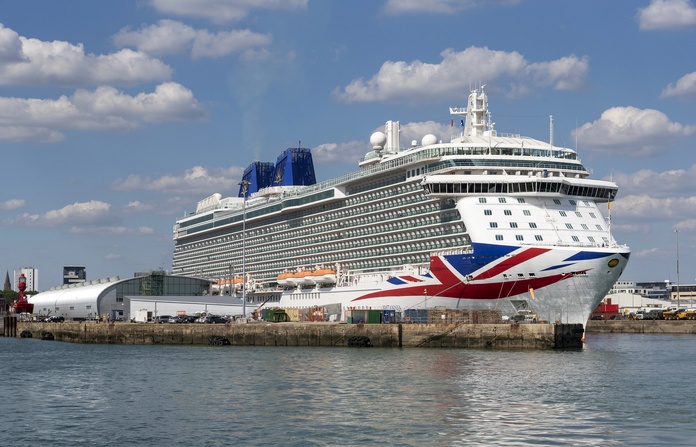 Croisières Royaume-Uni : : les ports britanniques, ici Southampton, accueillent chaque année plus de 2 millions de visites à la journée @Deposit-Photos.Com Croisières Royaume-Uni : : les ports britanniques, ici Southampton, accueillent chaque année plus de 2 millions de visites à la journée @Deposit-Photos.Com