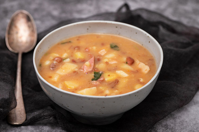 Sopa de pedra © Shutterstock