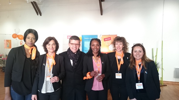 Luc Carvounas, Sénateur-Maire d’Alfortville, entouré de l’équipe de Liberté Voyages - DR : Sophie Marlet Luc Carvounas, Sénateur-Maire d’Alfortville, entouré de l’équipe de Liberté Voyages - DR : Sophie Marlet