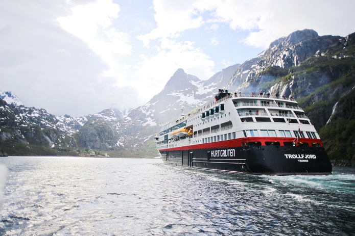 Le français est parlé à bord du MS Trollfjord qui assure la ligne du Spitzberg et la ligne du Cap Nord - Photo : Hurtigruten