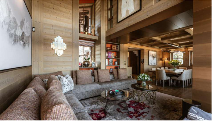 Dans le quartier du Cospillot, le Chalet L’Elixir peut accueillir 14 personnes dans ses 717 m² - Photo : BO House