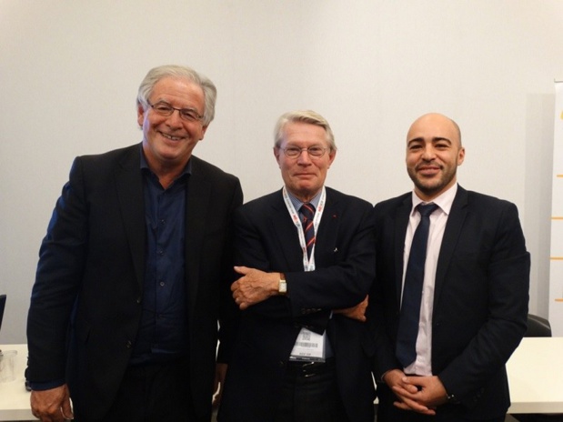 De gauche à droite, René-Marc CHIKLI (Président MTV), Jean-Pierre TEYSSIER (Médiateur), et Khalid El WARDI (Secrétaire général MTV) - Photo JBH