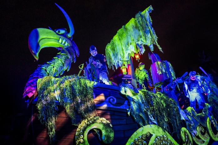 Le Défilé des Monstres - @S.CAMBON Le Défilé des Monstres - @S.CAMBON