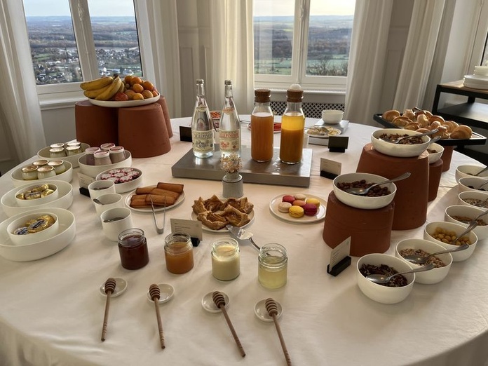 Des petits-déjeuners version buffet, salés et sucrés, où abonde le choix - Photo : PB