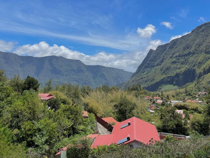 Le village d’Hell-Bourg, © Maxime B.DELMAS – Connections Réunion Le village d’Hell-Bourg, © Maxime B.DELMAS – Connections Réunion