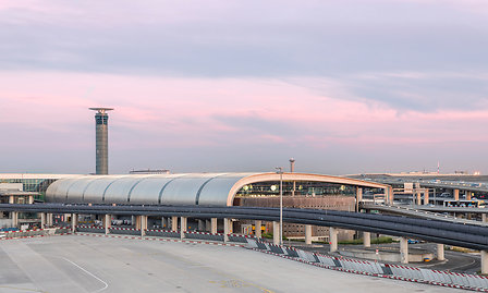 Vue extérieure du Terminal 2E de l'aéroport de Paris-Charles de Gaulle - Photo : Gwen Le Bras pour Aéroports de Paris