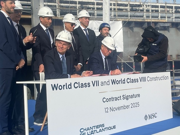Laurent Castaing, patron des Chantiers de l'Atlantique et Pierfrancesco Vago, président exécutif de MSC Croisières officialisent la commande de deux nouveaux paquebots, le 12 novembre 2025 - Photo : LG