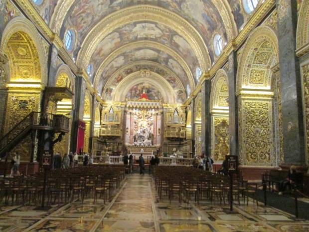 Co-cathédrale Saint Jean, un joyau de l’art et de l’architecture baroques. Tout le sol est recouvert d’une collection unique de pierres tombales en marbres incrustés où reposent 400 des chevaliers les plus illustres de l’Ordre. Photo MS.
