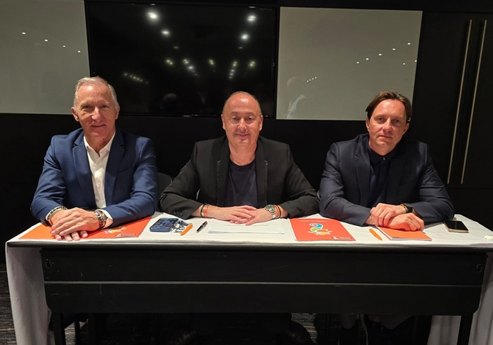 Jean-Noël Lefeuvre, Laurent Abitbol et Natale Scaglia lors de la conférence organisée en marge du congrès - Photo CE