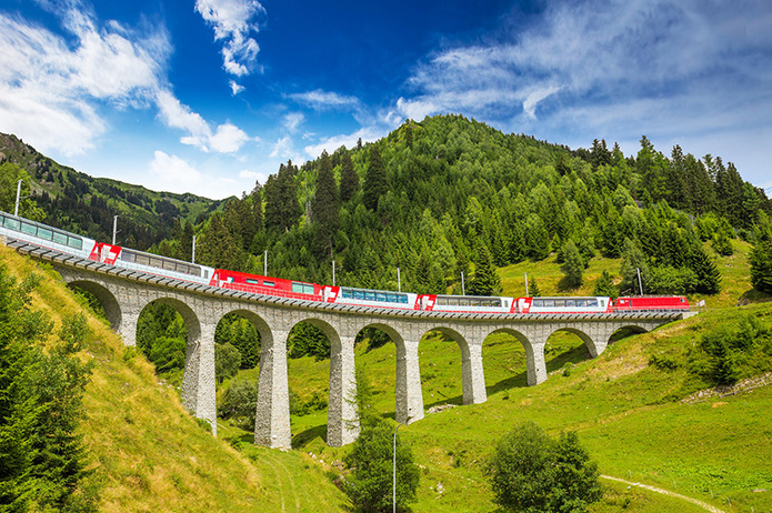 Bernina Express © Shutterstock Bernina Express © Shutterstock