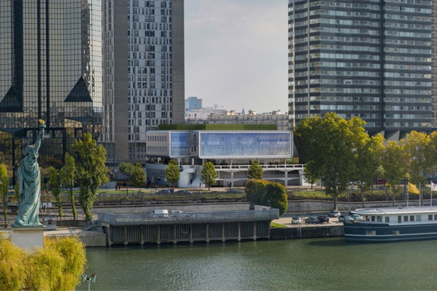 Le Cordon Bleu : Le toit du nouvel édifice accueillera des serres et des jardins potagers sur 800 m² pour la culture de fruits et légumes. Tout sera autonome en eau et en compost « pour rappeler notre lien à la nature, car c'est elle qui nous fournit tout », souligne Sylvy Morineau. Plus d’un millier d’étudiants seront formés dans ces nouveaux locaux en bord de Seine. crédits : Gabrielli – Pierrès – Primard