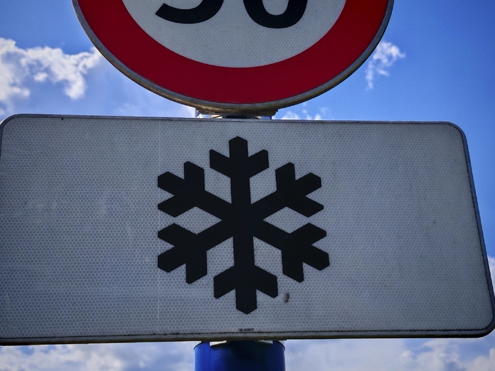 Neige : 40% des vols annulés mercredi à Paris-CDG et 25% à Orly - Depositphotos.com Auteur egubisch Neige : 40% des vols annulés mercredi à Paris-CDG et 25% à Orly - Depositphotos.com Auteur egubisch