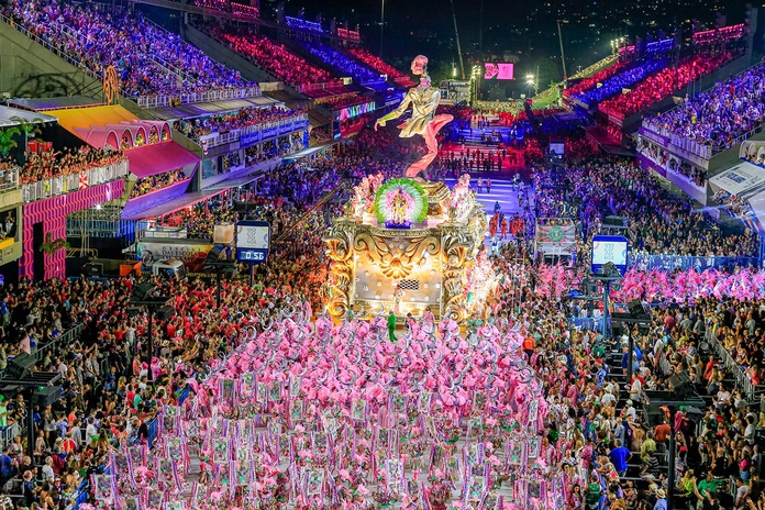 Carnaval de Rio au Sambodrome © Shutterstock Carnaval de Rio au Sambodrome © Shutterstock