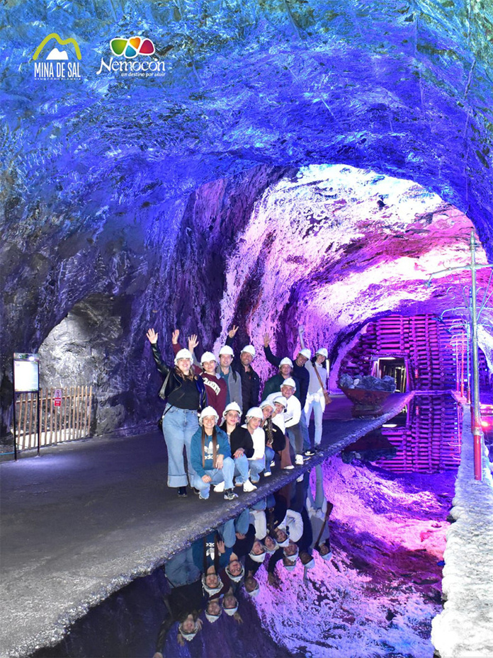 L’équipe de Colombia Memories à la découverte de la mine de sel de Nemocón © Colombia Memories L’équipe de Colombia Memories à la découverte de la mine de sel de Nemocón © Colombia Memories