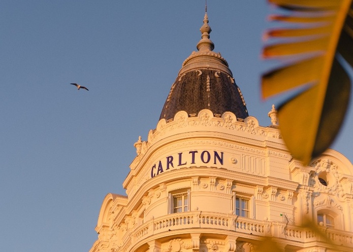 Le Carlton Cannes, hôtel emblématique ouvert en 1911 sur la Croisette, inaugure en 2026 le Carlton Fest, un festival exclusif mêlant gastronomie, art et bien-être pour réinventer l’hiver à Cannes - Photo : Carlton Cannes