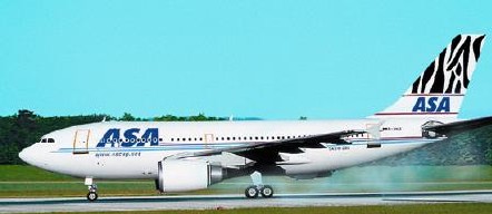 L'Airbus A310 zébré d'African Safari Club offre 3 classes L'Airbus A310 zébré d'African Safari Club offre 3 classes