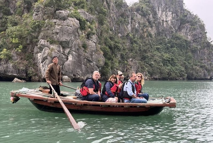 Pendant un voyage de presse au Vietnam, avec des journalistes et Jean-Baptiste Delsuc, directeur du Tour operating chez Nouvelles Frontières © PB