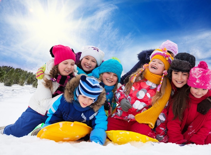 Avec son programme "colos déconnectées", l'UCPA souhaite renforcer l'autonomie, la curiosité et la confiance en soi des enfants - DepositPhotos.com, serrnovik