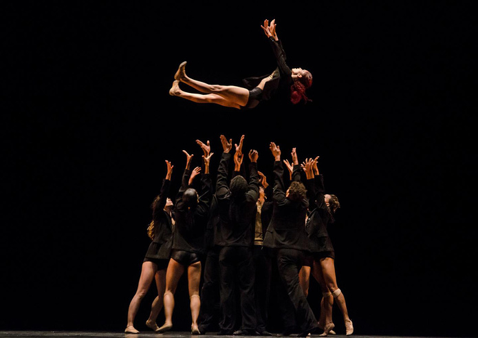 Danse contemporaine au théâtre Mella à La Havane © Caraïbes Autrement Danse contemporaine au théâtre Mella à La Havane © Caraïbes Autrement