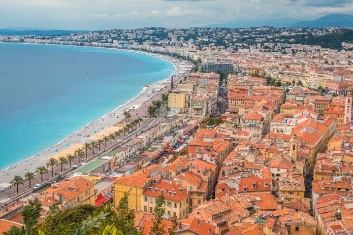 Maison Albar – Le Victoria organise une journée portes ouvertes pour recruter à Nice - Depositphotos @NIce vue de La Défense à Paris Vue de La Défense à Paris Belle vue sur la baie d'Halong P pocholocalapre@yahoo.com