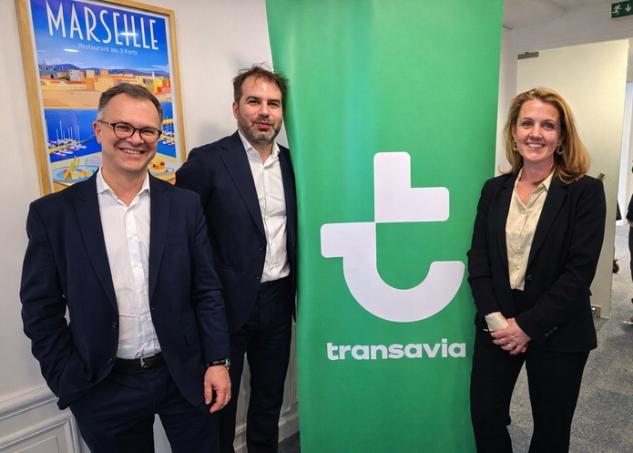 Julien Boullay, directeur commercial et marketing de l'Aéroport Marseille-Provence, Julien Mallard et Manuella Goyat, respectivement directeur commercial adjoint et secrétaire générale de Transavia France -  Photo CE