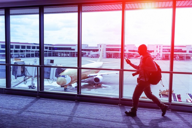 Les 3/4 des Français se connecteraient dans l’avion s’ils disposaient d’un accès Internet. Le wifi dans l’avion est d’ailleurs plus important pour eux qu’un bagage supplémentaire en cabine ! (c) akhenatonimages